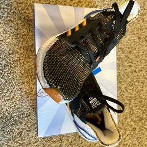 Ultra boost 19 Toy Story 4 edition kids size 4.5